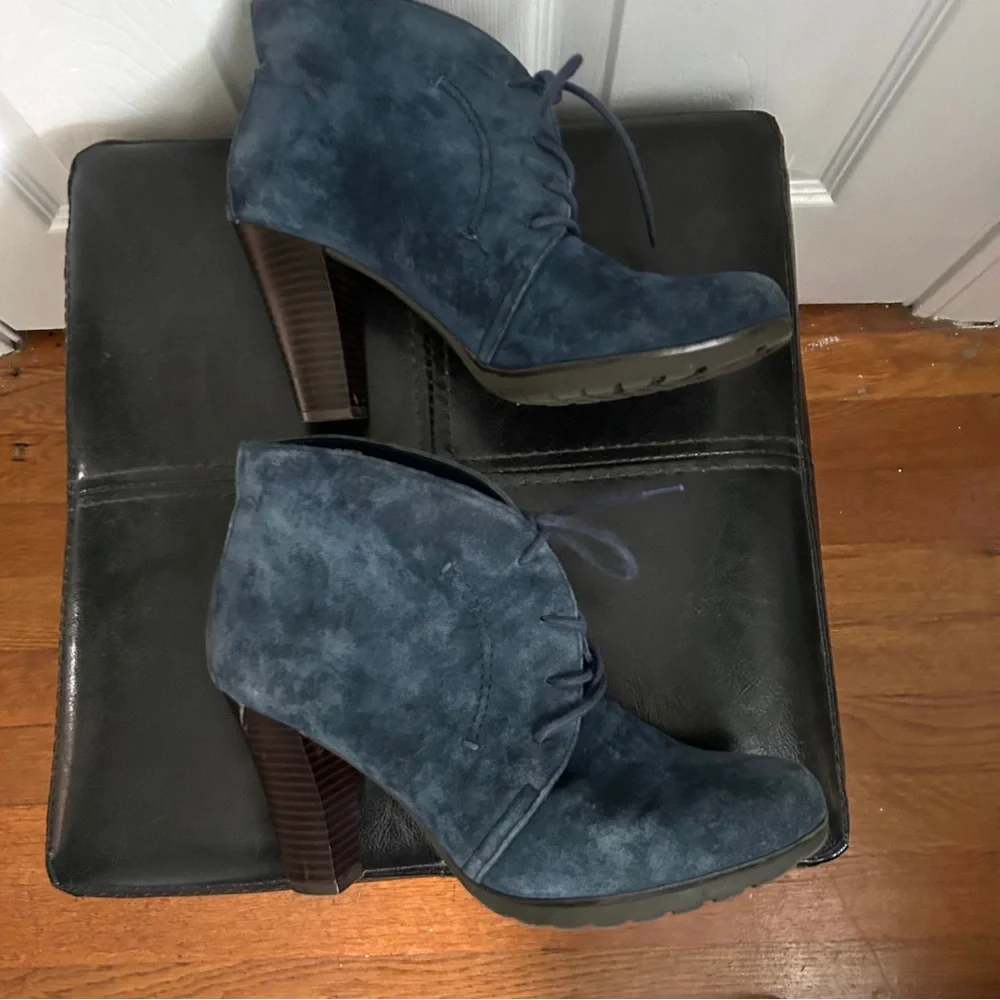 White Mountain Blue Suede Leather Ankle Tie-up Boots 71/2